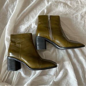 Intentionally Blank Square Toed Hinge 2 Boot in Khaki Green Size 8
